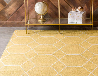 Trellis Frieze Collection Area Rug - Geometric (5' 1" x 8', Yellow/ Ivory)