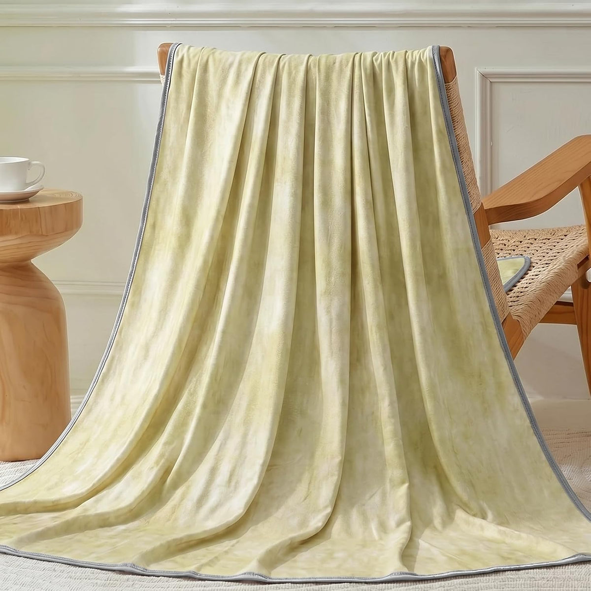 Guohaoi Cooling Throw Blanket for Hot Sleepers, Queen Size 90''×90''