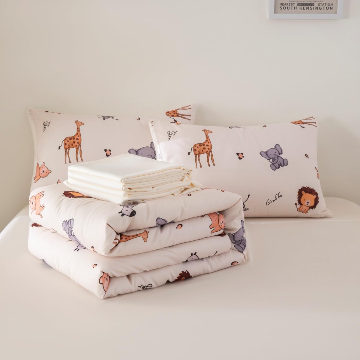 5 Pieces Twin Size Comforter Sets Cute Zoo Animals Bedding Set Neutral Bed Set Light Yellow Bed in A Bag for Girls Boys Kids Teen 1 Comforter 1 Flat Sheet 1 Fitted Sheet 2 Pillowcases