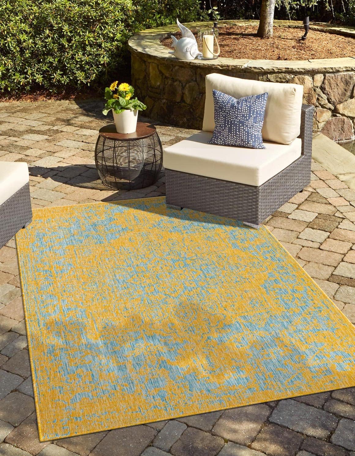 Jill Zarin Jill Zarin Outdoor Collection Area Rug - Dubai (7' 10" x 10' Rectangle, Yellow and Aqua/Light Blue)