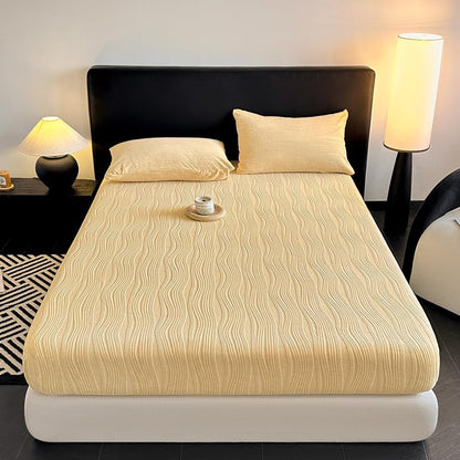 Velvet Fitted Sheet King Size - Soft Bed Sheet with Luxurious Water Wave Pattern, Elastic Deep Pocket Mattress Cover 15" for a Secure Fit, No Pillowcases, Light Yellow
