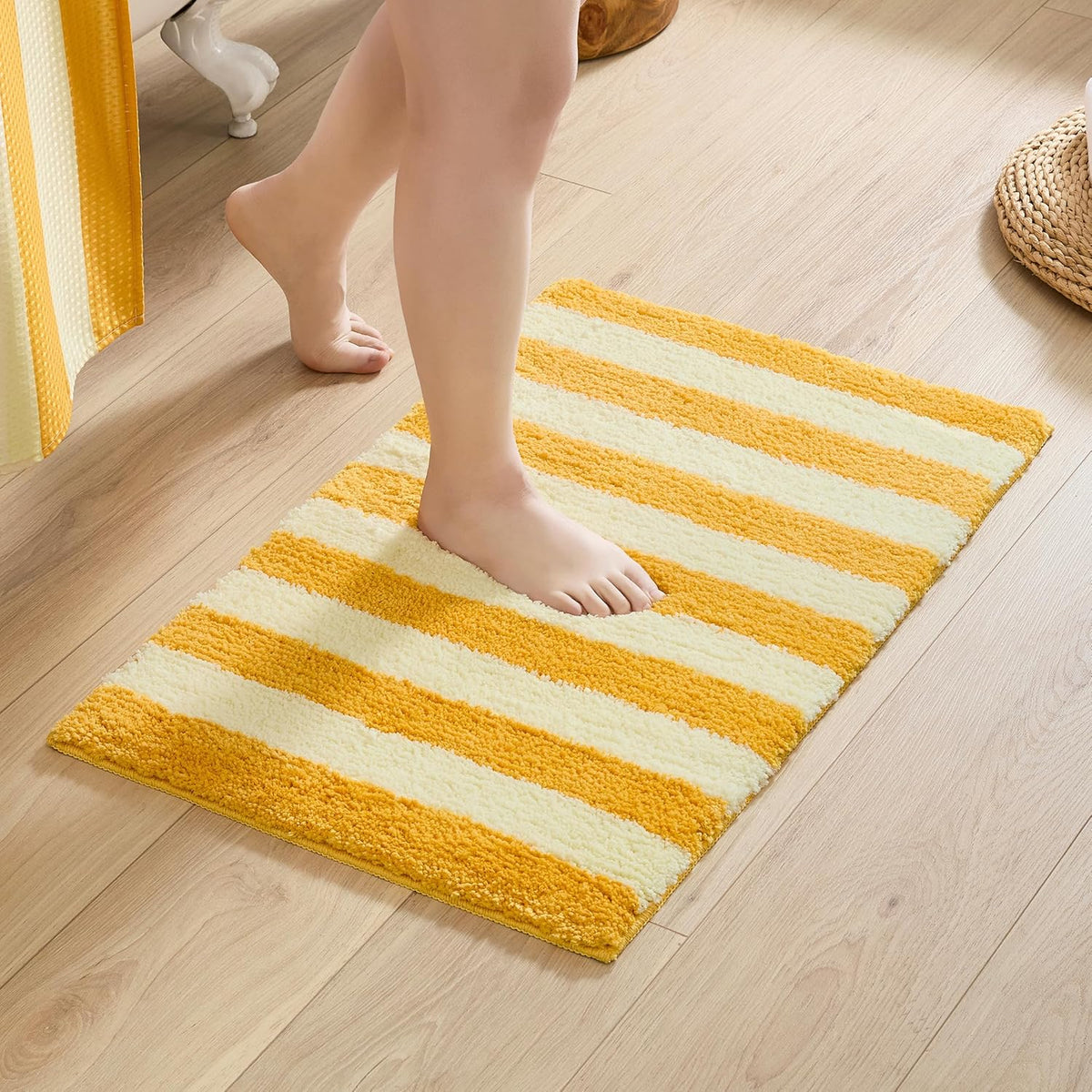Bath Mat with Striped Design, Microfiber Absorbent Non Slip Tufted Rug for Floor, Shower or Kitchen (20x32 inch, Yellow)